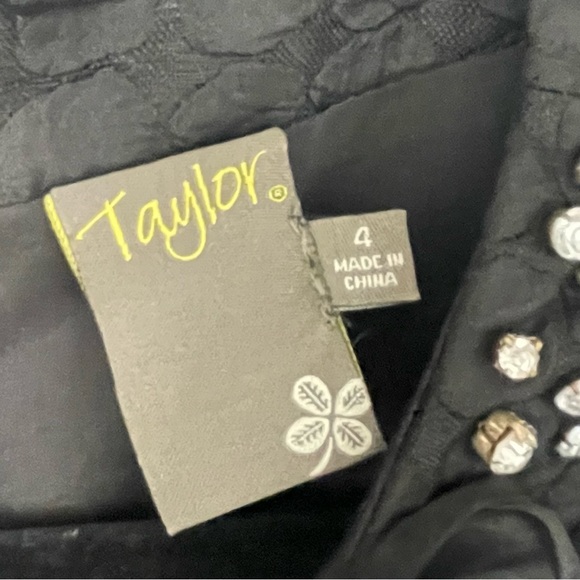 Taylor Black Shift Dress - Picture 3 of 3